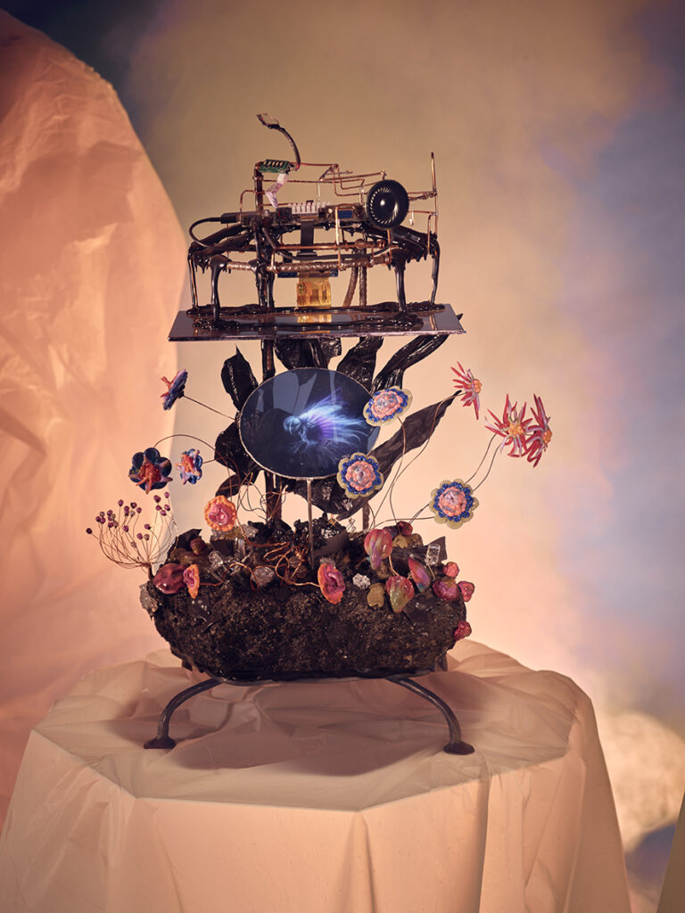 Deuxième sculpture holographique, Incernée dans la matière, de 2025, par le sculptuer français Fred Naud