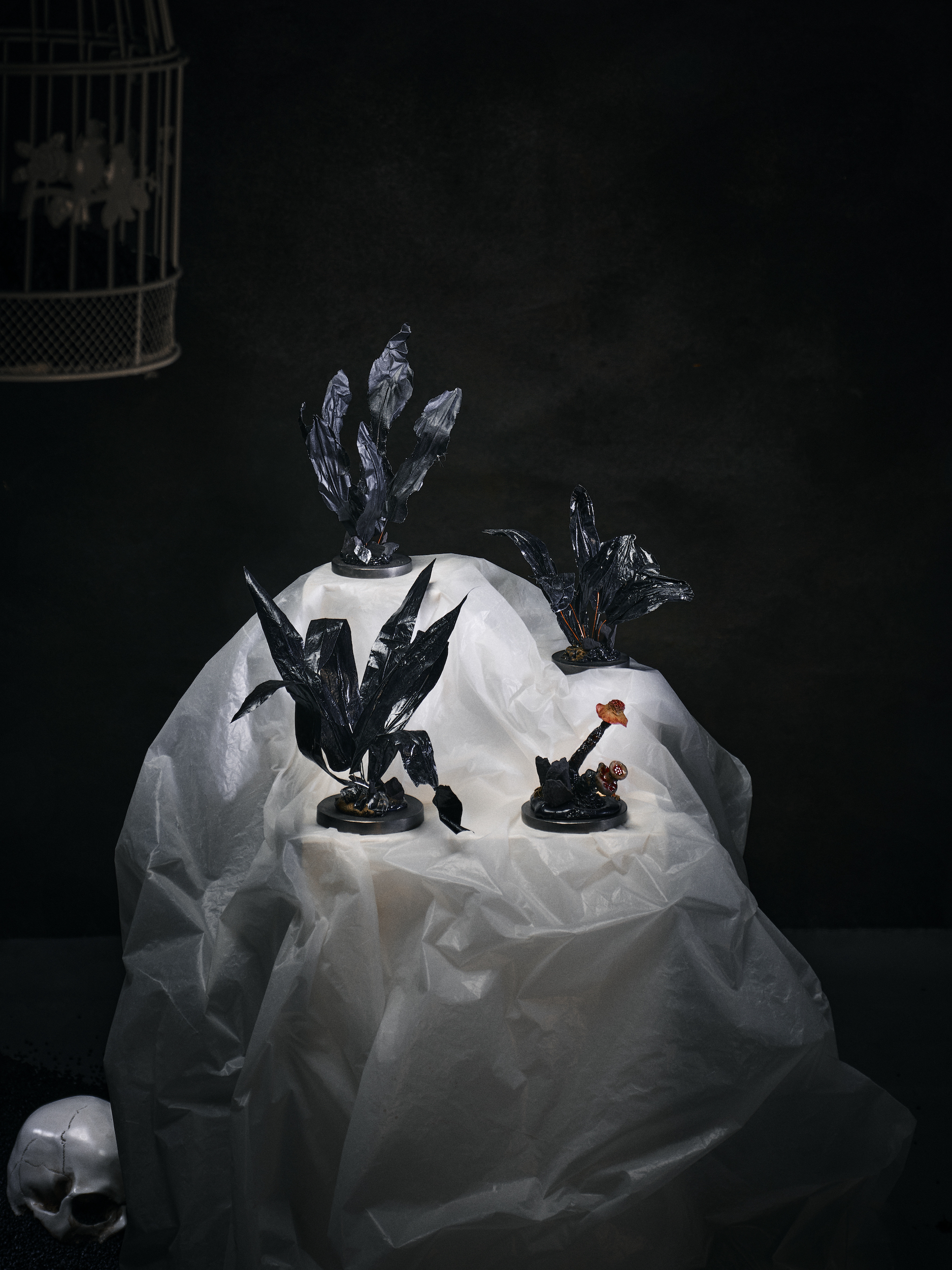 Photo d'ensemble de la série Mini-Monde de petites sculptures réalisé par l'artiste Frédéric Naud